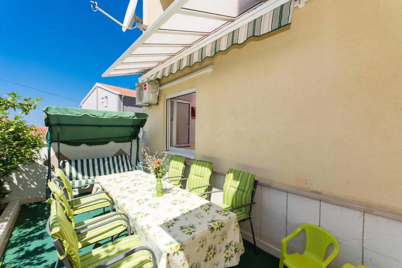 Apartments Katic Trogir 0*,